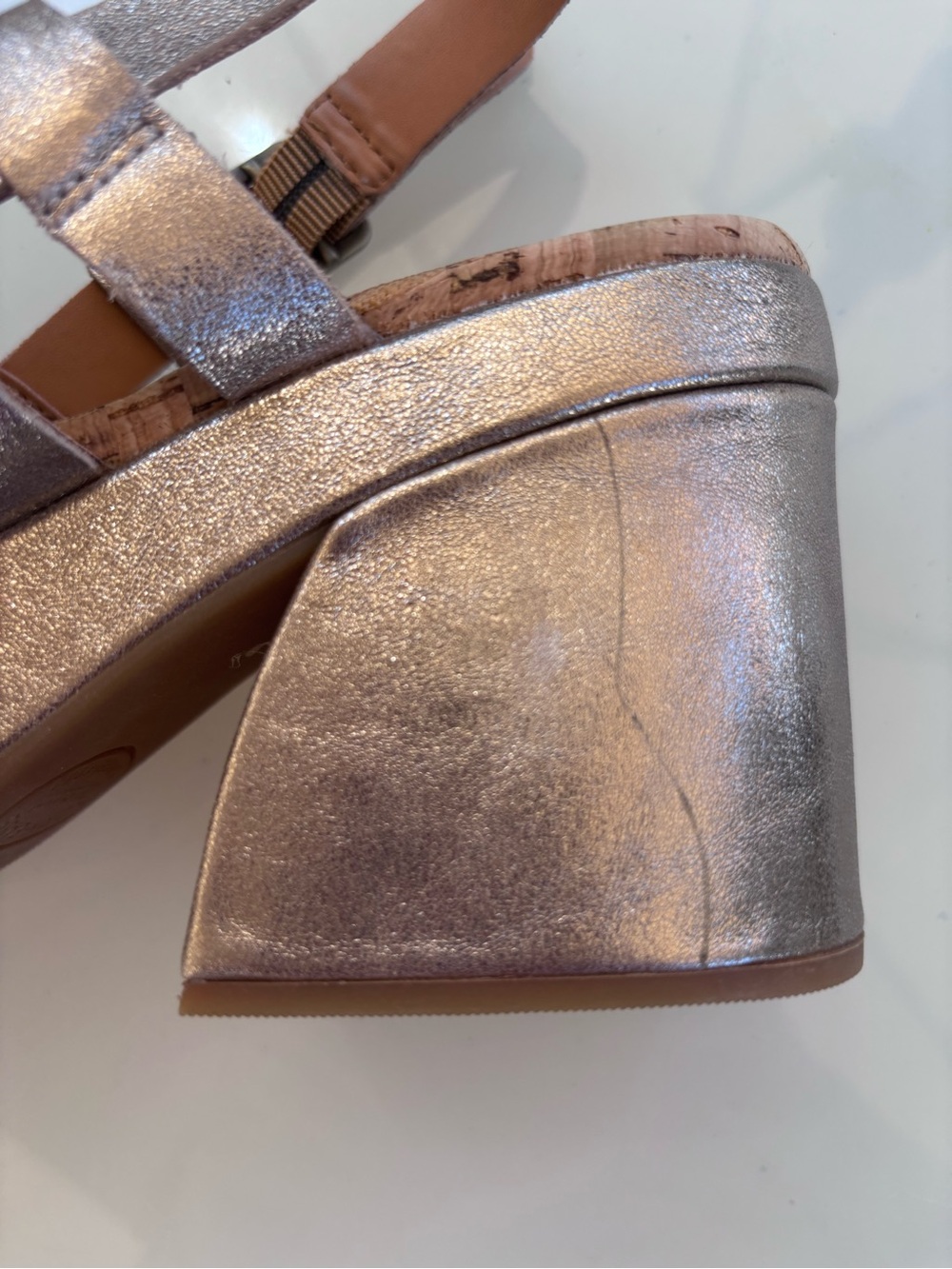 Kork-Ease Metallic gold Strappy Platform Sandals Size 8 - Picture 8 of 12